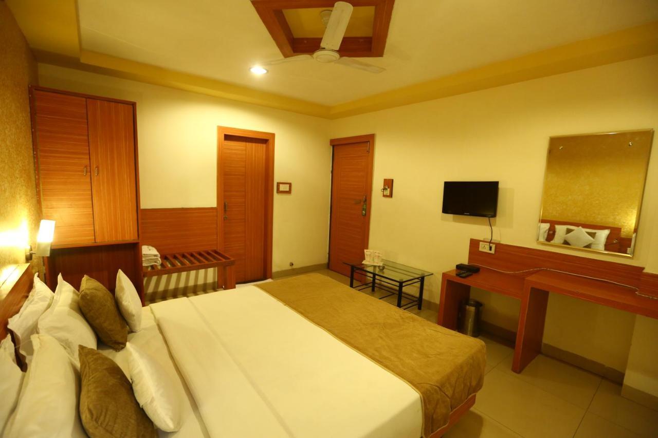 Hotel Paradise Indore Luaran gambar