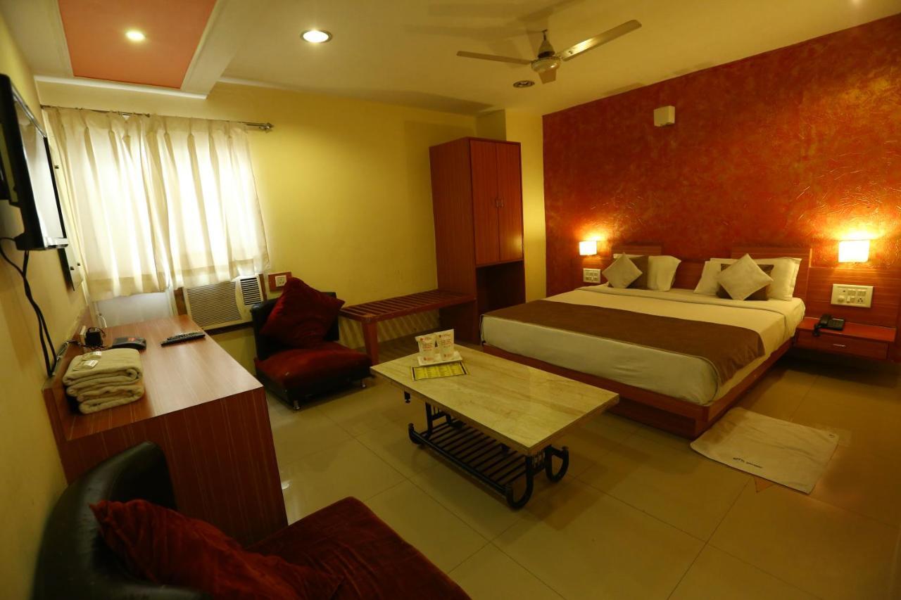 Hotel Paradise Indore Luaran gambar
